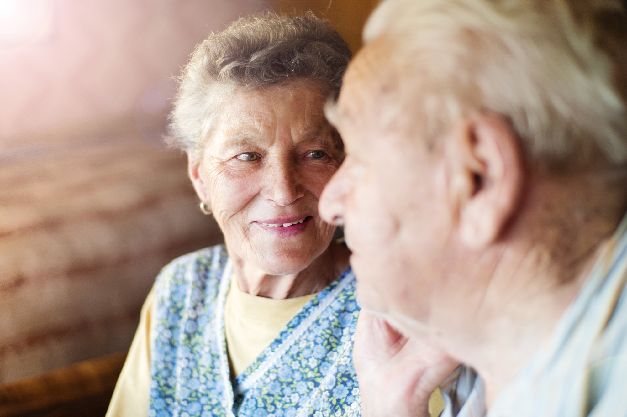 happy-senior-couple-PGQBTMB happy-senior-couple-PGQBTMB